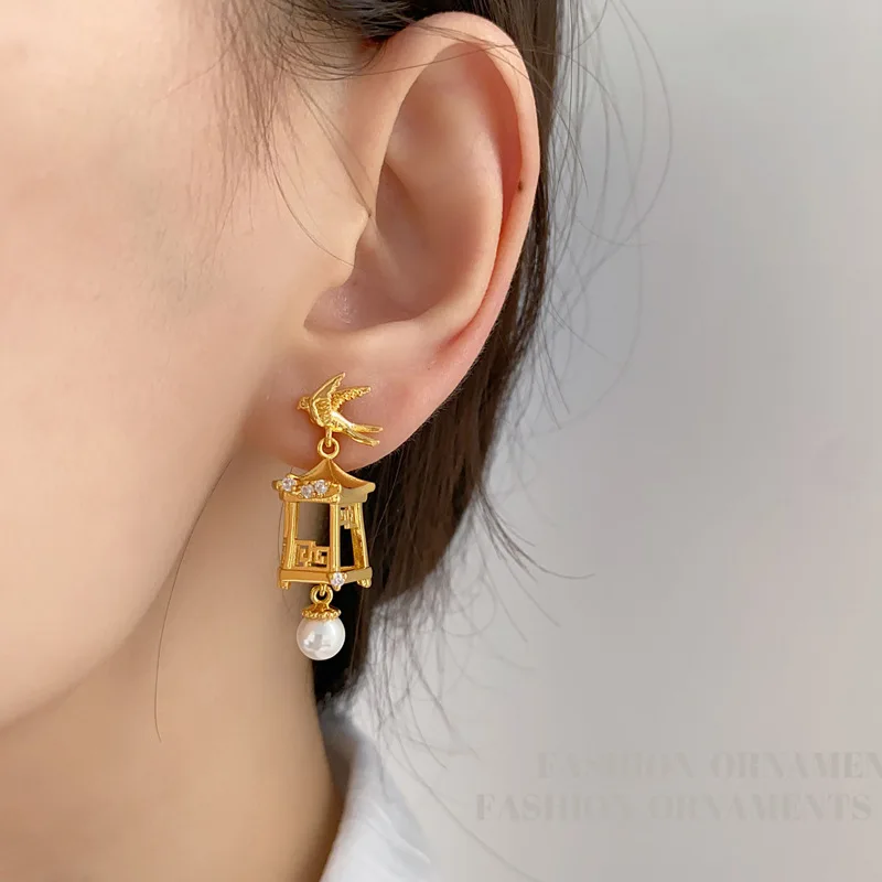 Chinese Elements Gold Color Flying Bird Pavilion Imitation Pearl Pendant Earrings UNISEX High End Luxury Banquet Jewelry Earring