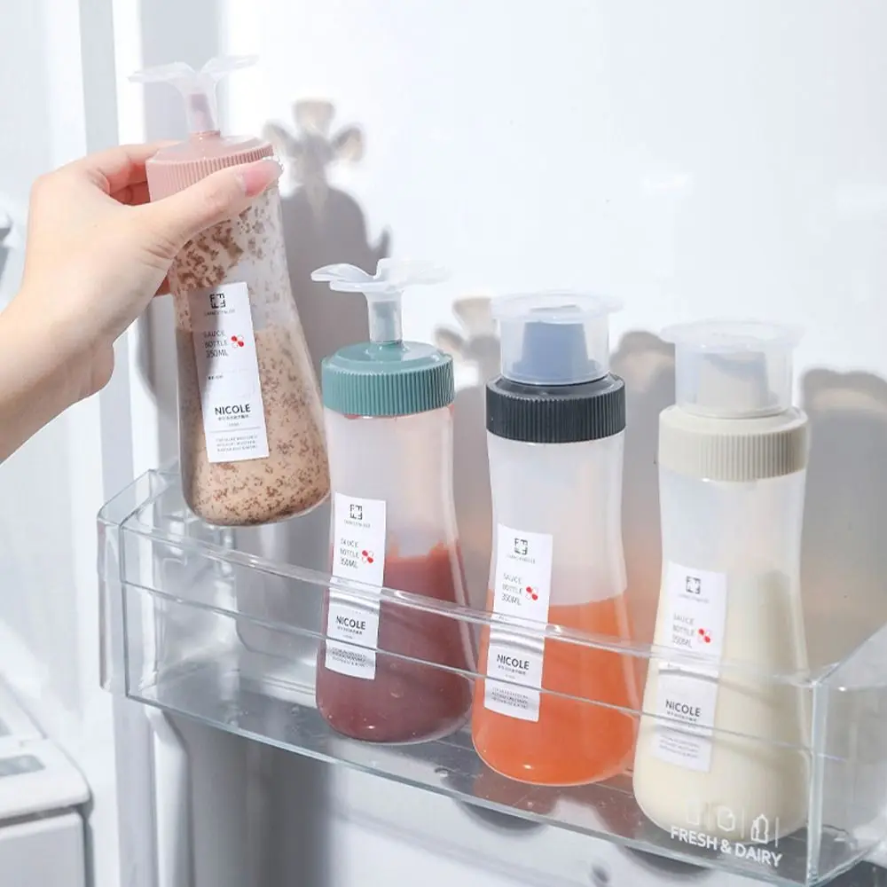 Kitchen Supplies Squeeze Sauce Bottles Plastic Refillable Graduated Squeeze Bottle Ketchup Cruet with Sealing Lid Oil Bottle