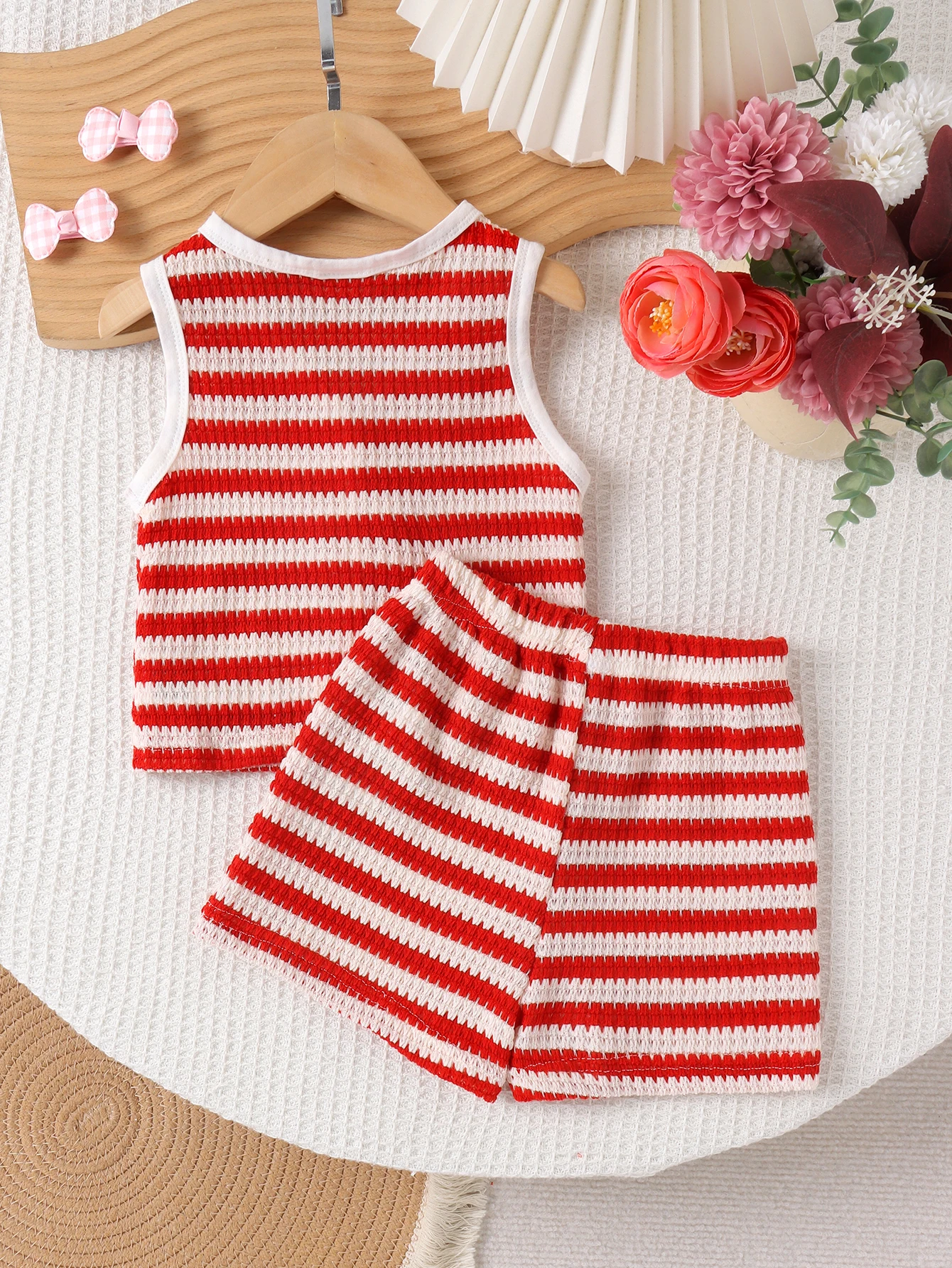 Summer cross-border new girl sweet and comfortable 2-7 years old red striped vest + shorts