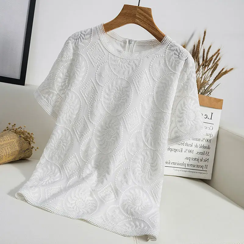 

Белая кружевная блузка с круглым вырезом и короткими рукавами для женщин летом 2025, новый свободный и универсальный шифоновый топ с вышивкой