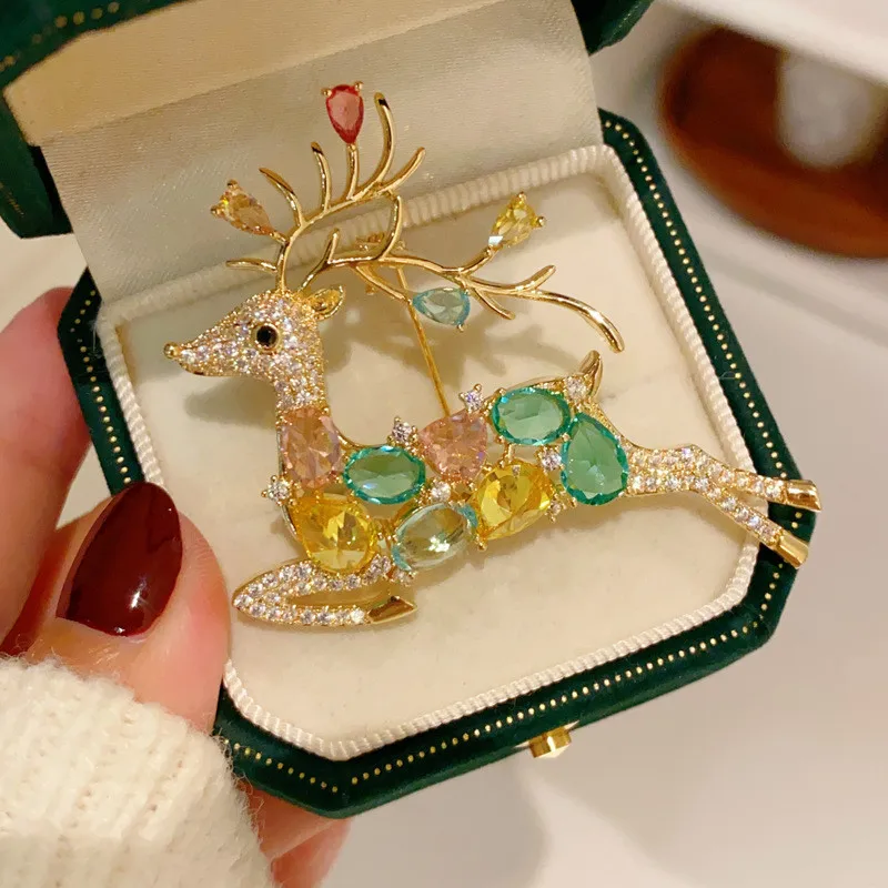 

CC Vintage Brooches Deer Shape Colorful Zirconia Christmas Gifts Shining Sweater Pins Temperament Coat Pin Elegant Corsage B138