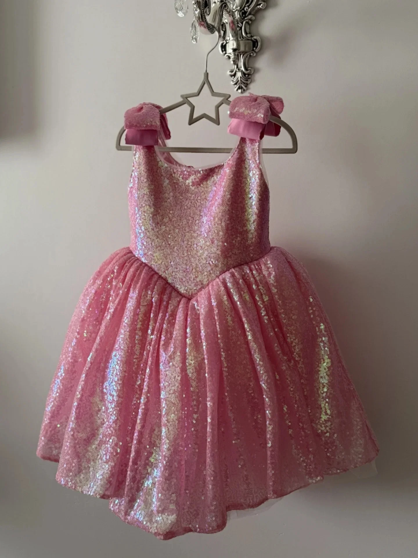 robes-de-bal-pour-tout-petits-rose-bebe-robes-de-demoiselle-d'honneur-a-sequins-et-fleurs-bouffantes-pour-mariage-robes-de-gala-avec-nœuds-robes-de-bal-pour-enfants