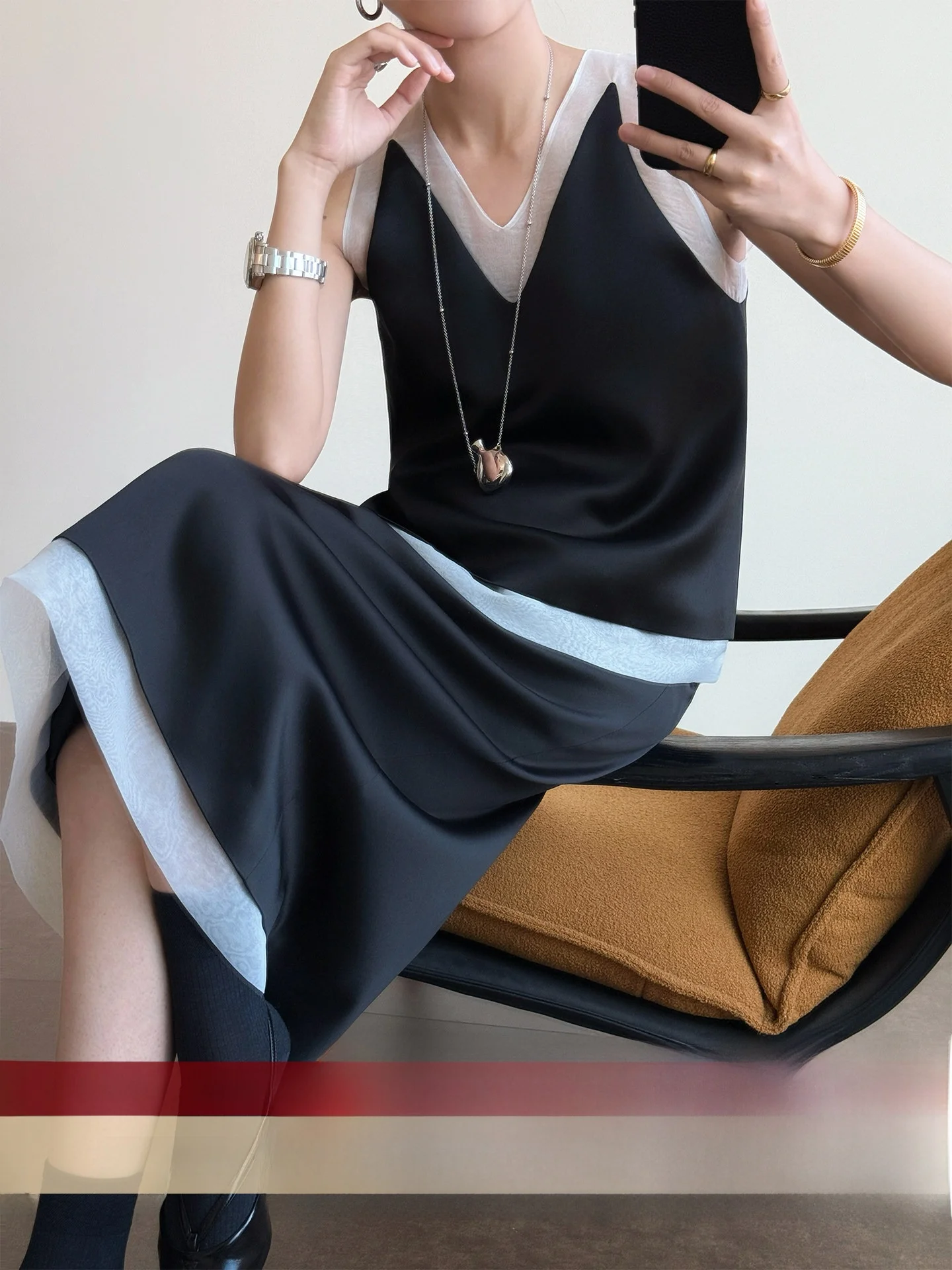 

Комплект WANGER: черно-белый градиентный жилет с V-образным вырезом и юбка из триацетата, дышащий, для весны и лета