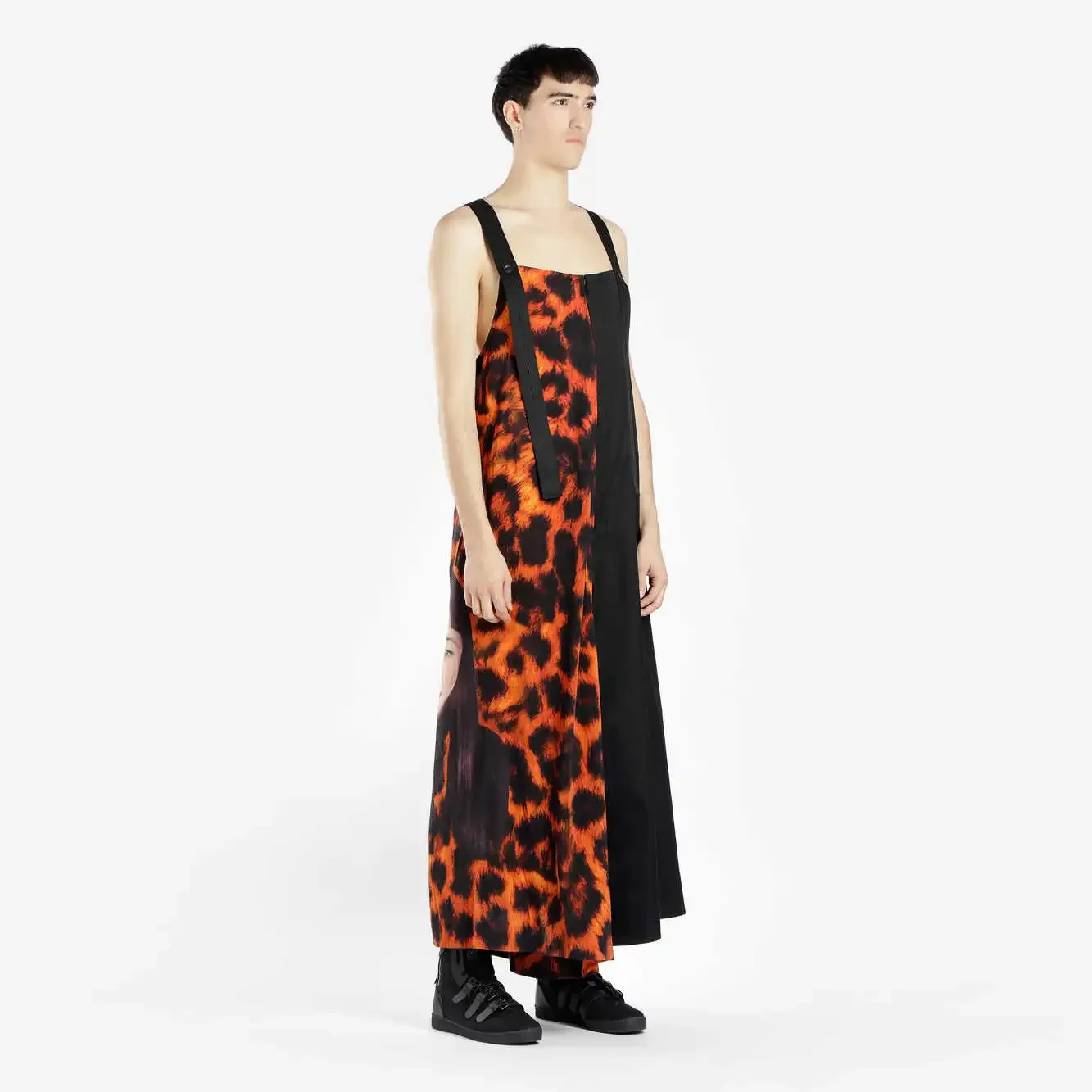 بدلة قفز مطبوعة من يوجي أوك. بذلة يوجي أوك المطبوعة