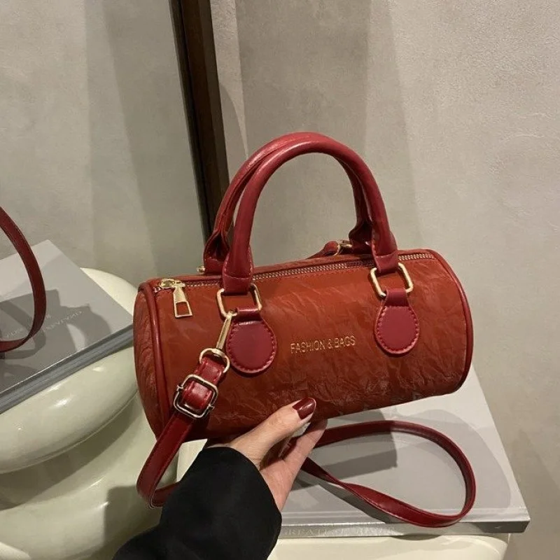 

Fashionable Leather Women's Handbag Luxury Brand Elegant Classic Elegant Artistry Vintage Commuter Bag​
