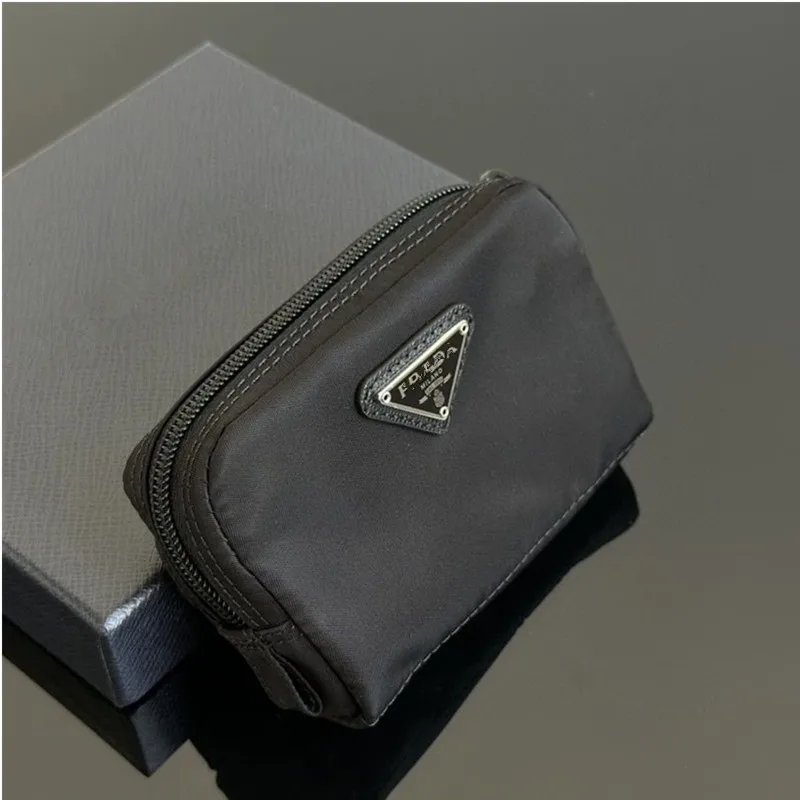 

Stylish Female Wallet, Multifunctional Light Luxury Brand with Durable Construction and Niche Design