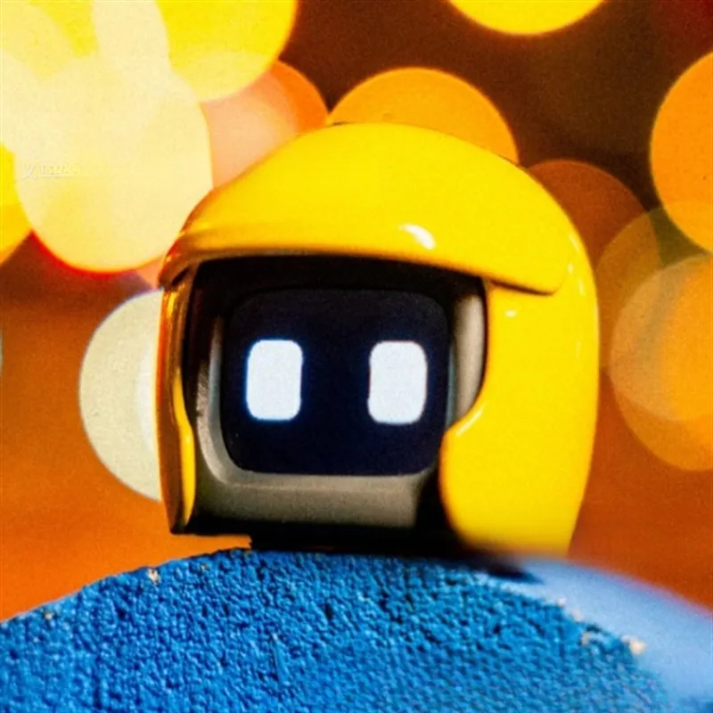 

Helmet significant other robot, creative gift car outfit funny