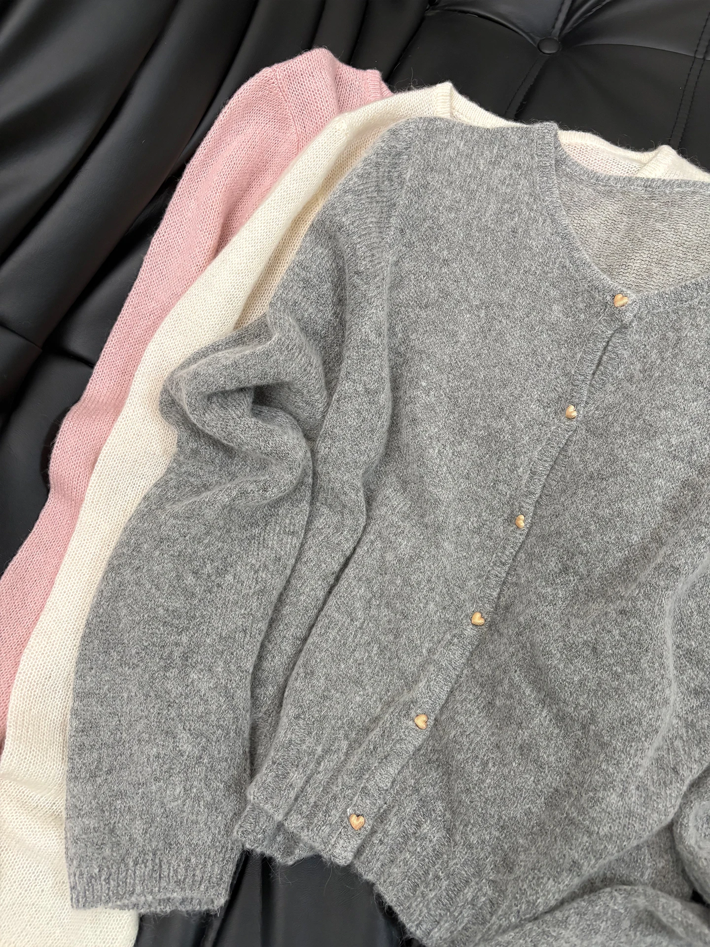 

Новый женский топ Fuxu Kangboha Mahe: легкий вязаный кардиган с V-образным вырезом, свободный крой, весна-лето