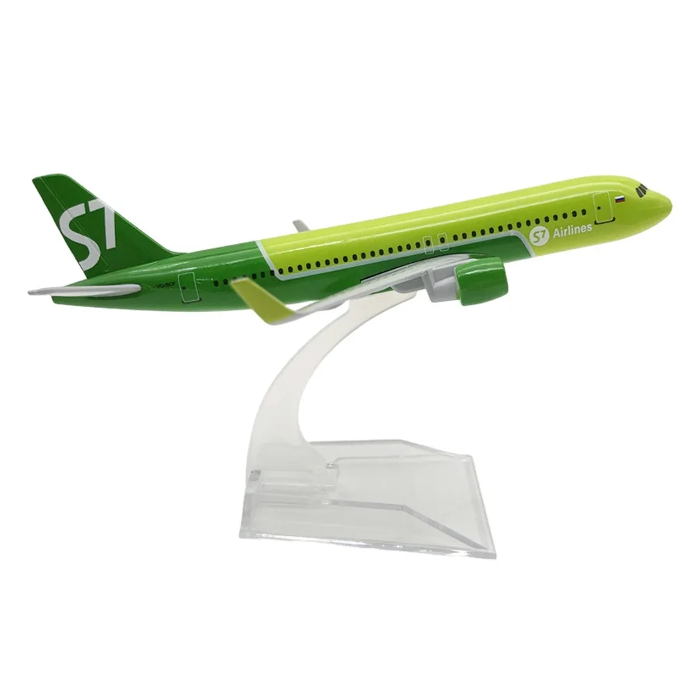 

Новая модель самолета Boeing B737 авиакомпании GOL Airlines (Бразилия), 16 см, из сплава, масштаб 1:246, 9 вариантов, литая под давлением