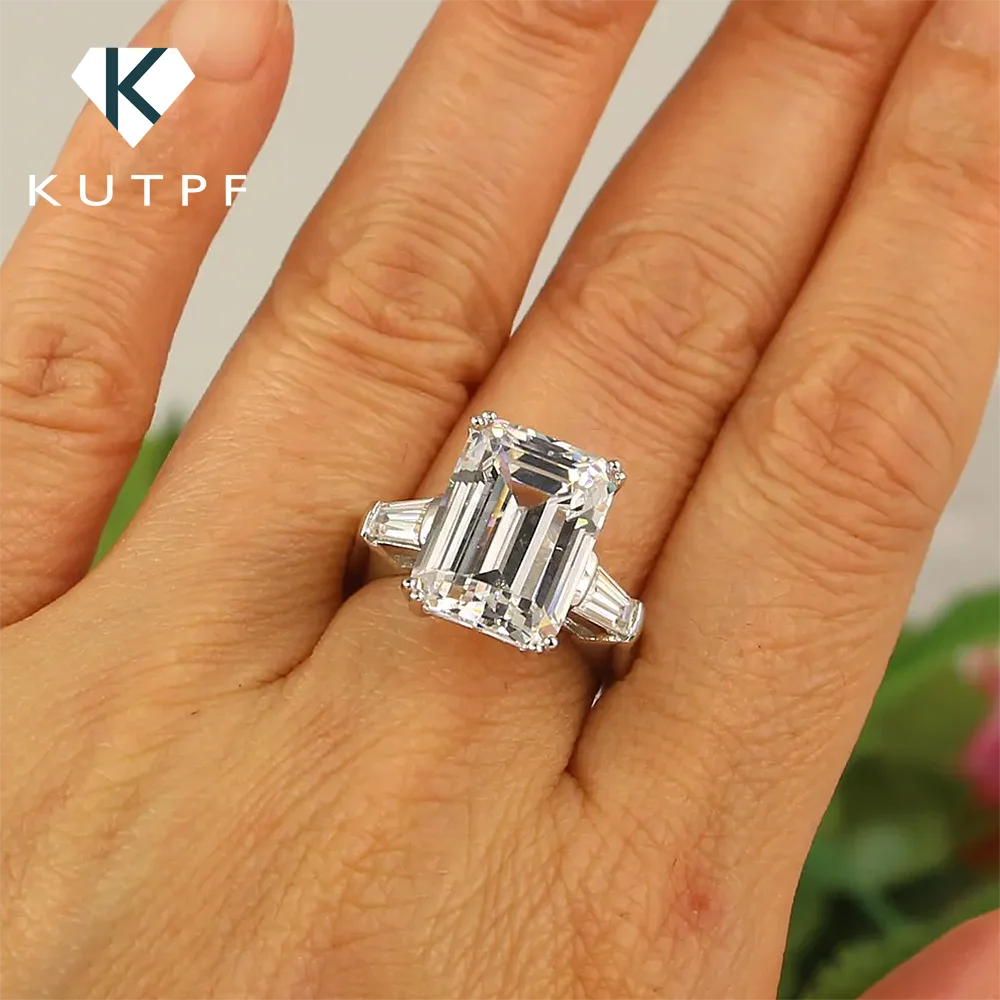 Anello di fidanzamento in moissanite con taglio smeraldo da 1/2/3/4 carati con fedi nuziali in argento S925 con diamante a forma di baguette affusolata per le donne