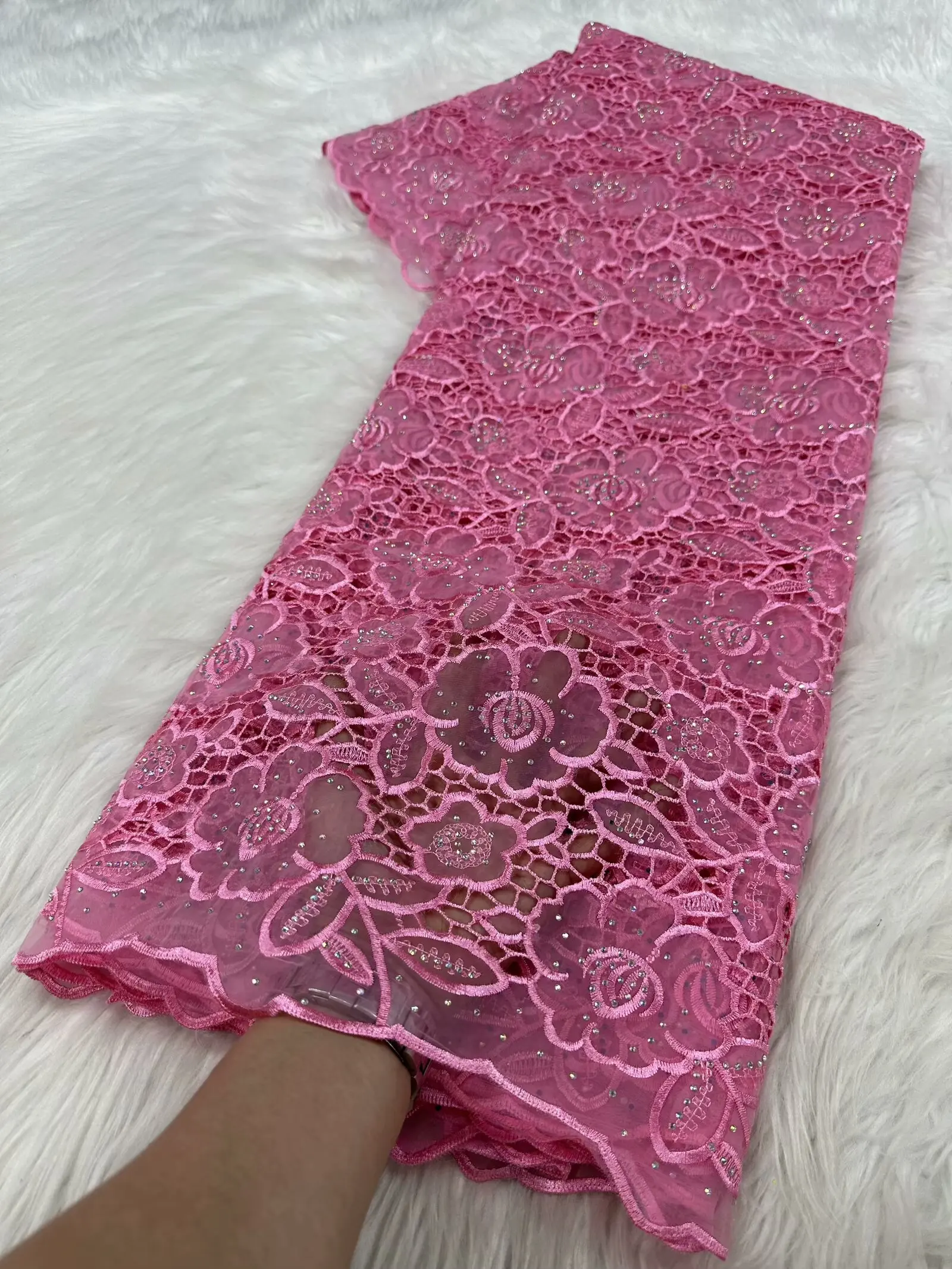 رموش أفريقية فاخرة وقماش دانتيل فرنسي مع تطريز زهور - نسيج مزخرف بأحجار 5 ياردات لفساتين الزفاف والسهرات