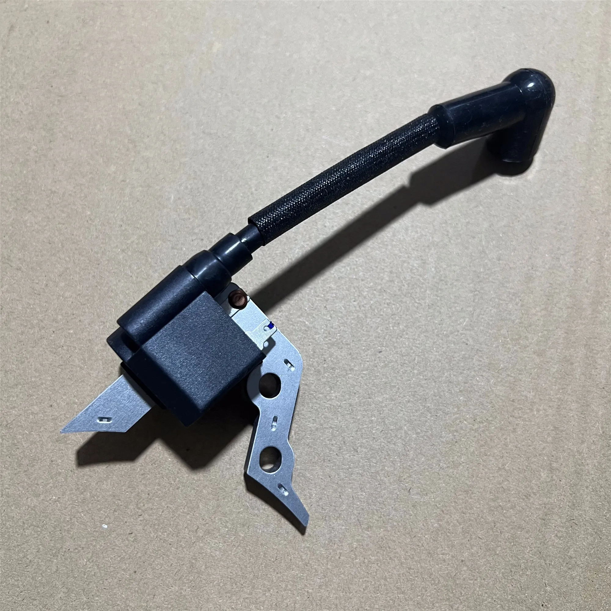 

Ignition coil For Einhell thermal lawn mower GC-PM 40/1S. OHV engine 79,8 cm³ 1,20 kW - 4 stroke. # TJ115E-R-1 (YP 200912 A)