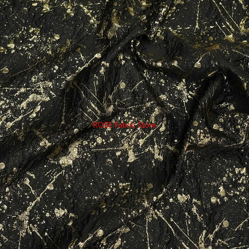 

1-метровые чернила в абстрактном стиле, золотая шелковая жаккардовая ткань, пальто в стиле ретро, пушистая юбка, декоративная швейная ткань