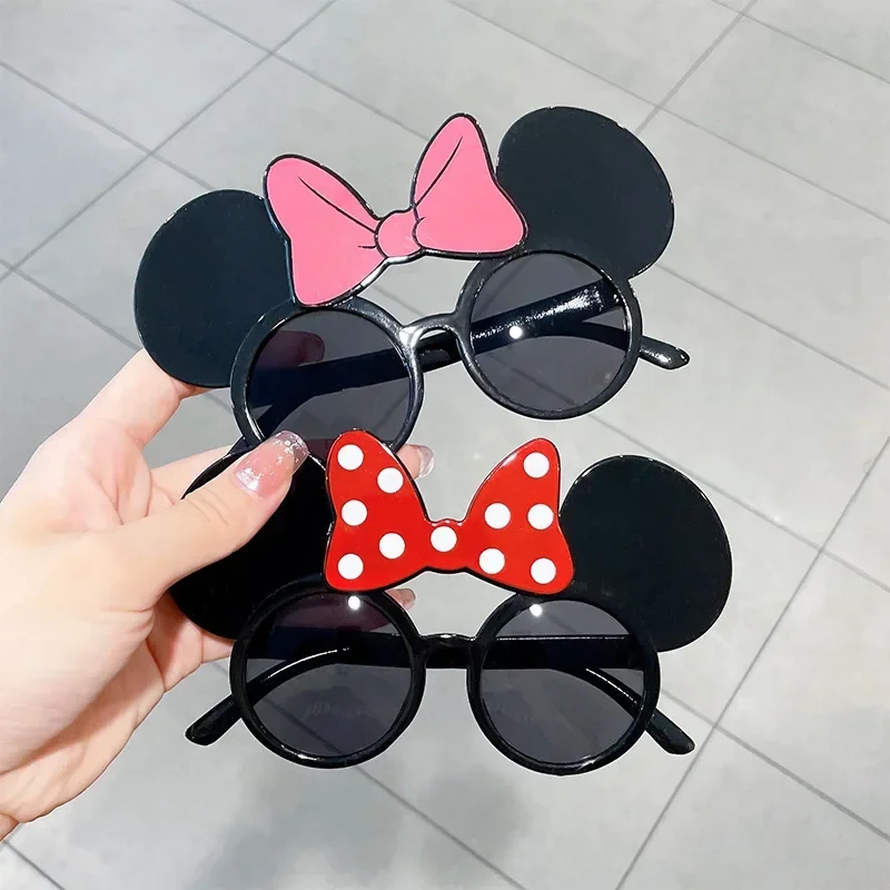 Disney Mickey Mouse Sonnenbrille Kunststoff Action Spielzeug Figur Anime Minnie Cartoon Mode Sonnenbrille niedliche Geschenke für Kinder Spielzeug