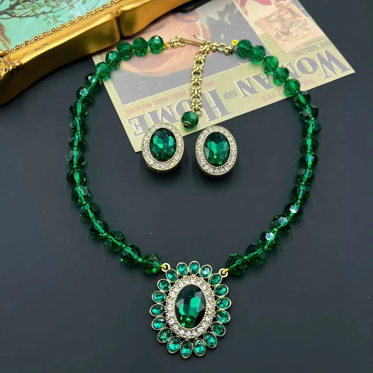 

Jewelry Earring for Women New Crystal Glass Beads Emerald Geometric Fashion Necklace Earrings Party Show Gorgeous Vintage Palace