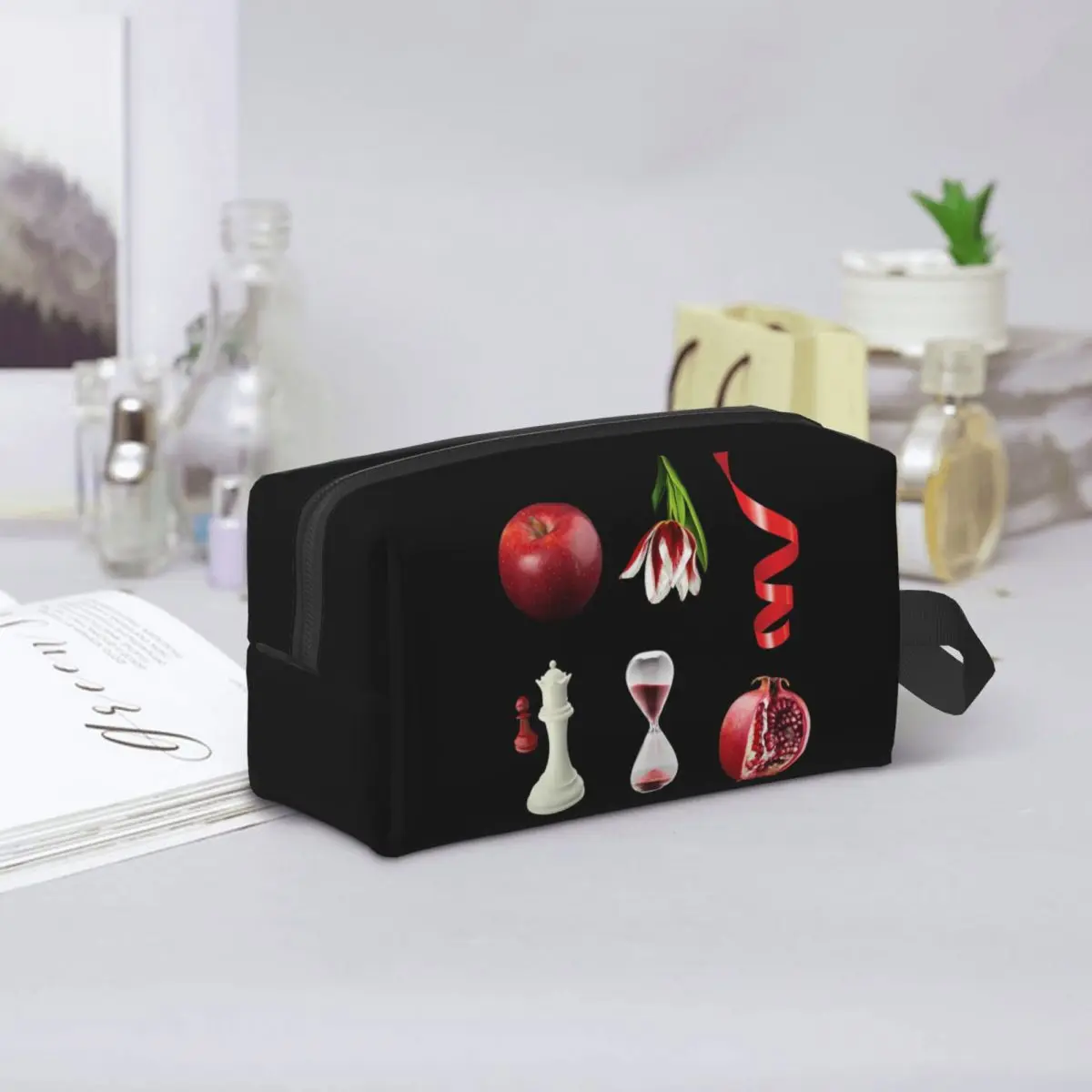 Twilight Book Cover Inspired Artistic Photos Makeup Bag Cosmetic Storage Dopp Kit Toiletry Cosmetic Bag for Women Beauty