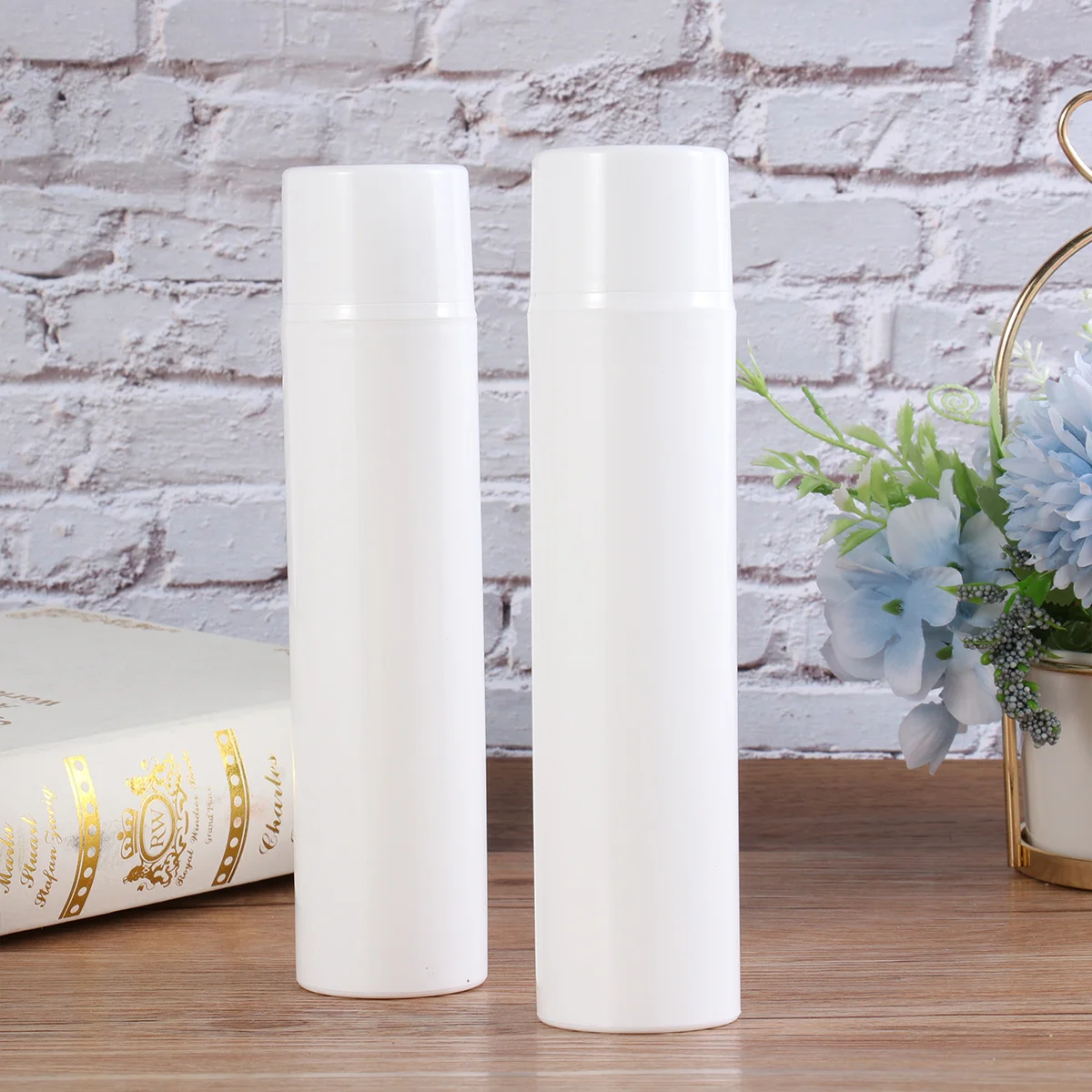 3 個の空ボトルセット 再利用可能 詰め替え可能 プレスデザインディスペンサー シャンプー ローション エッセンシャルオイル 液体石鹸 旅行 家庭用