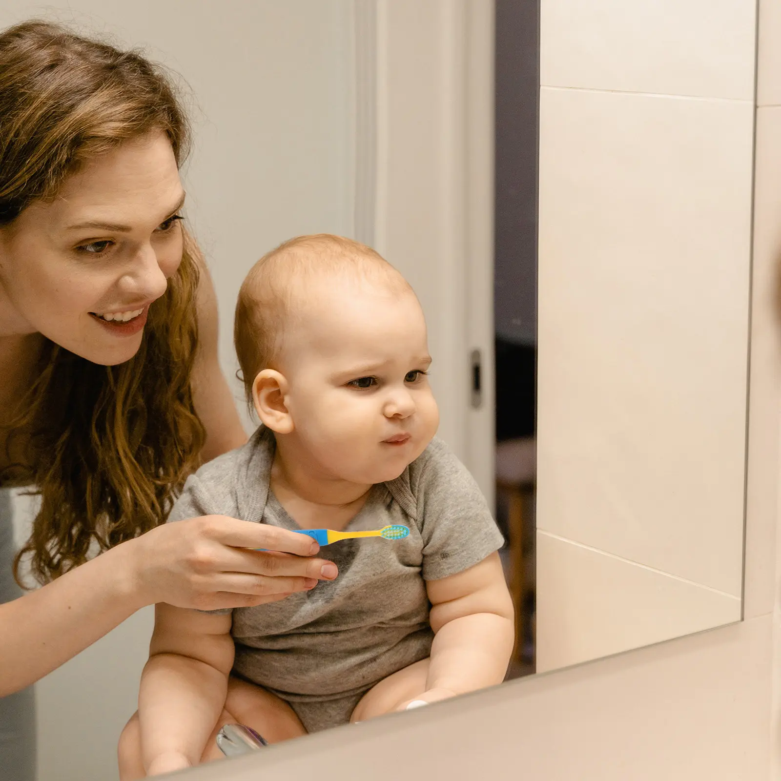 

Набор из 4 зубных щеток с мягкой щетиной и присоской для чистки полости рта, мультяшный дизайн