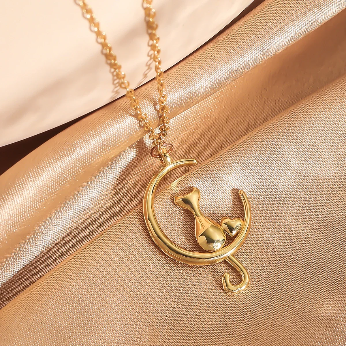 Gold Moon Cat Pendant Necklace Copper Link Chain Fashion Jewelry Birthday Party Favor Gift for Women