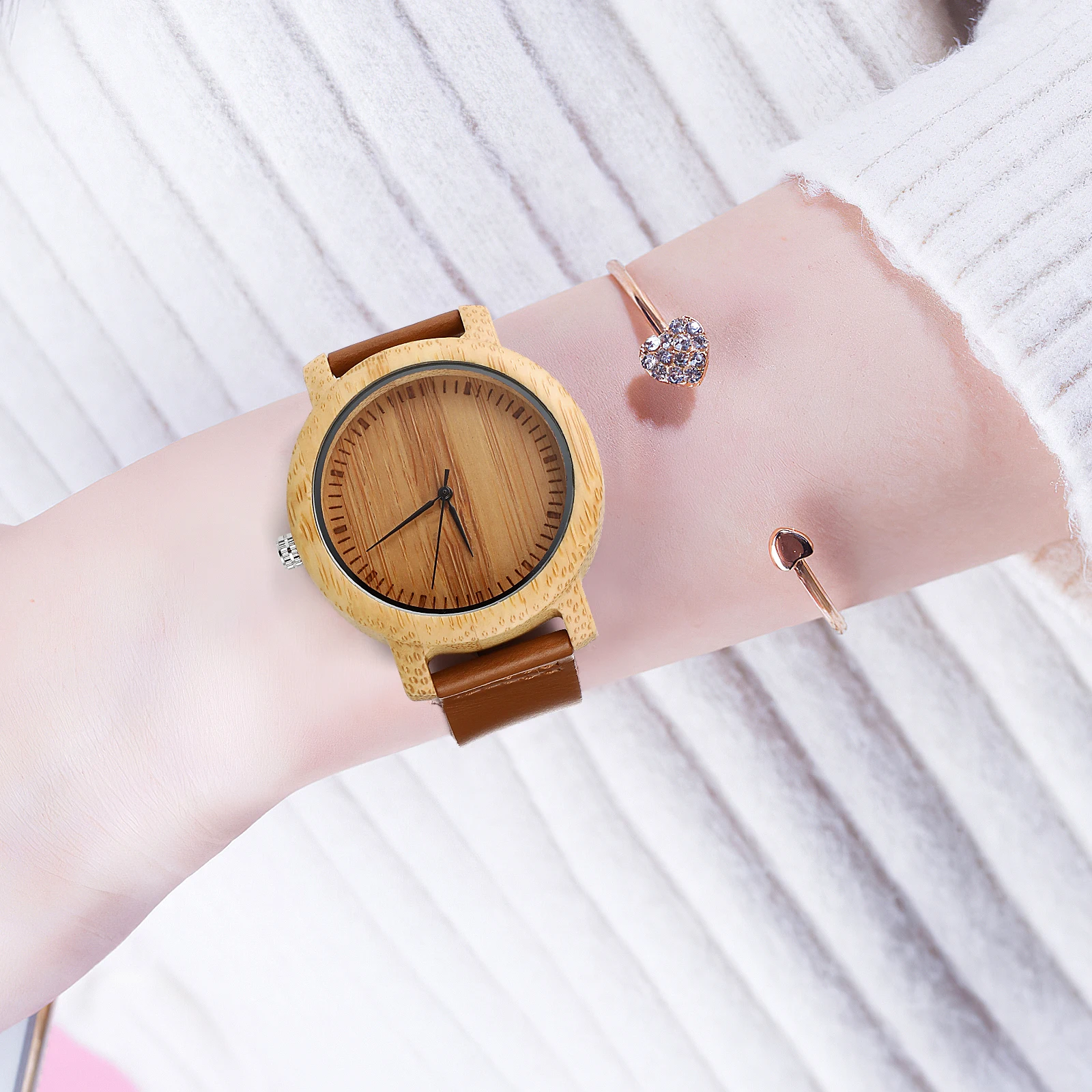 

Mens Handmade Bamboo Quartz Movement Wood Watch Lightweight Cowhide Strap Accurate Timekeeping Comfortable Durable