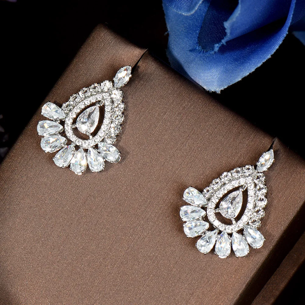 

HIBRIDE Trendy White Cubic Zirconia Water Drop Stud Earrings For Women Party Gifts Chic Korean Style Fashion Jewelry E-684