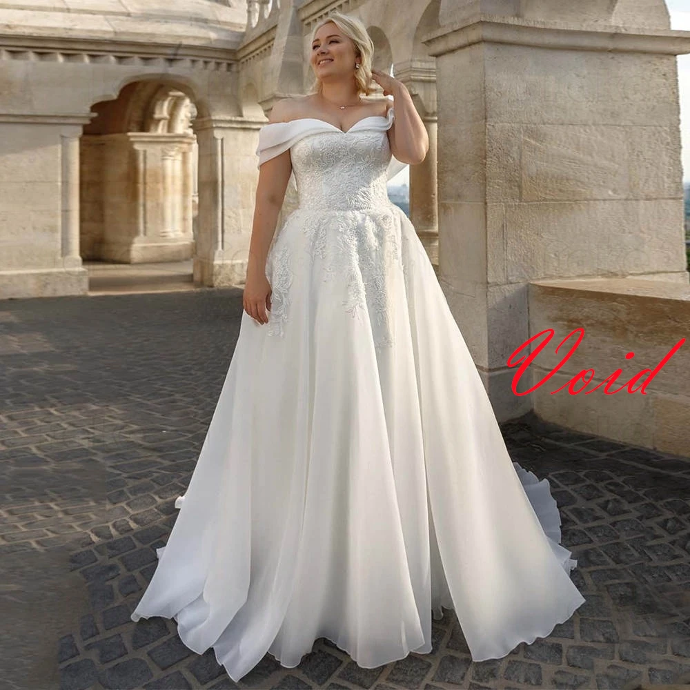 Vestidos De Novia De tul blanco personalizados, elegante Vestido De Novia sin tirantes con hombros descubiertos, cola capilla con cordones en la espalda, Vestido De Novia
