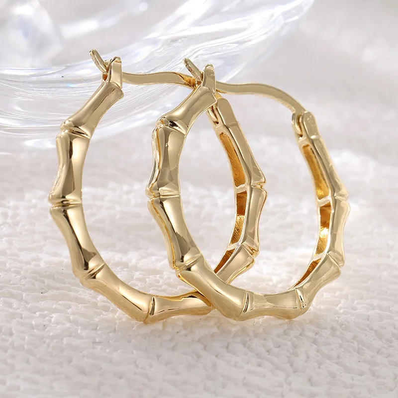 Damen Mode Bambusknoten Creolen Luxuriöse Exquisite Vergoldete Ohrklemmen für Alltag und Party Eleganter Charme-Schmuck