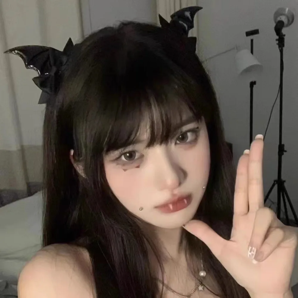 2 Pcs Funny Bow Halloween Hairpins Y2K Gothic Style Bat Wings Hair Clips Punk Headwear Bat Duckbill Clips Party Wear