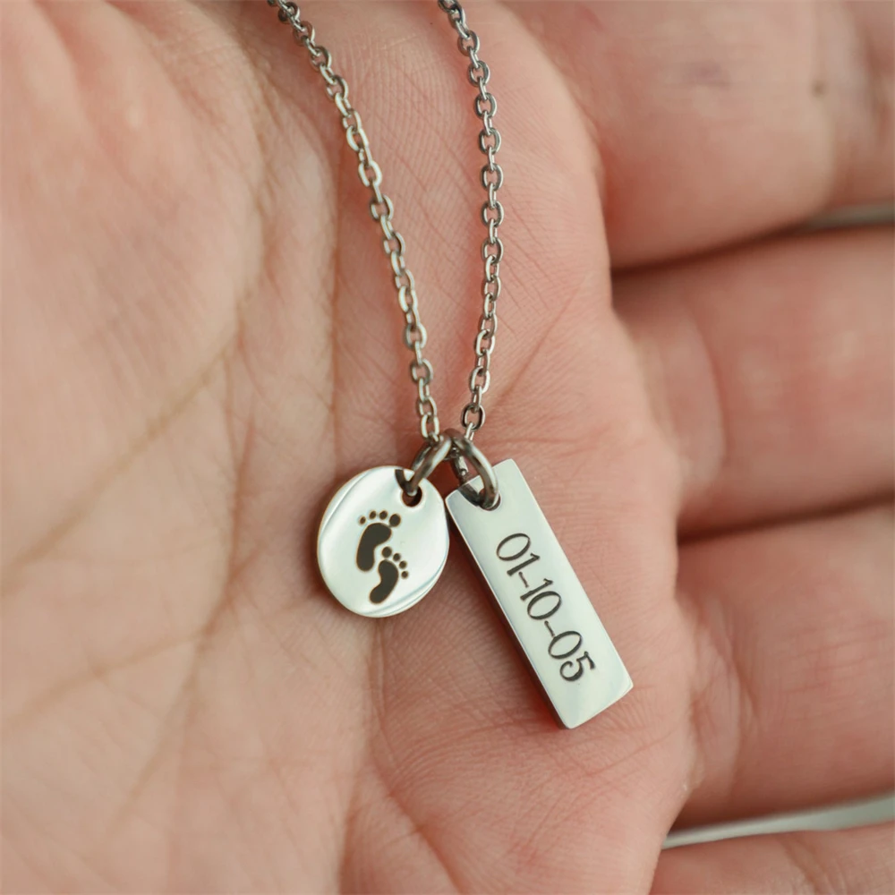 

Ожерелье с выгравированной датой, сообщением о рождении, женское ожерелье с персонализированной начальной буквой, круглое ожерелье с подвеской, ювелирные изделия из нержавеющей стали