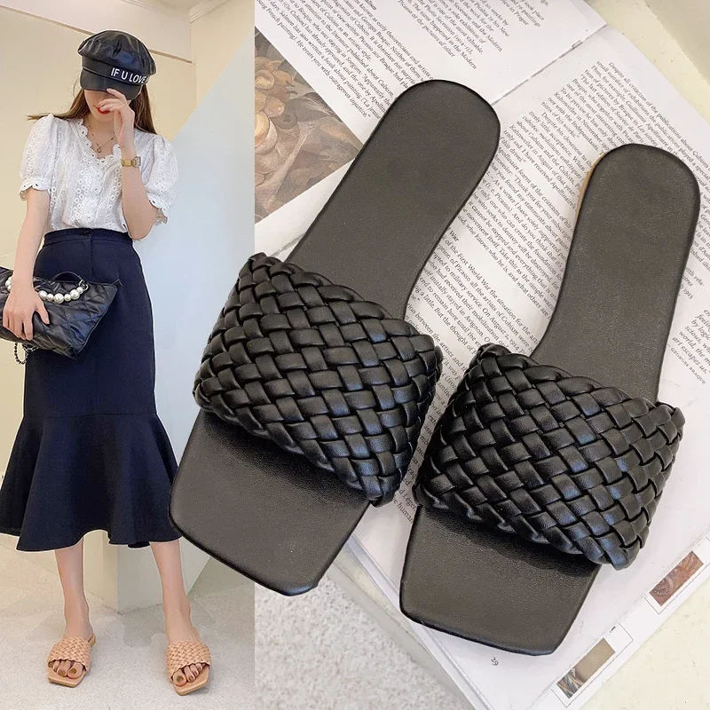 Summer 2024 New Women Temperament Braided Soft Leather Cross Strap Open-toed Flat Slippers Wear Vacation Beach Sandals