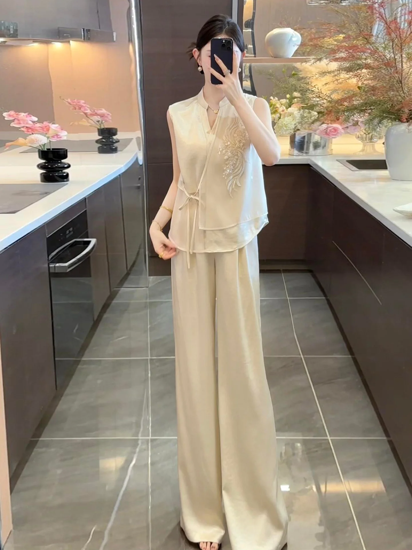 

Модный женский комплект из двух предметов: топ без рукавов и брюки с широкими штанинами, хлопковые, с коротким рукавом, воротник-стойка, летний, новый, в китайском стиле, национальный дизайн.