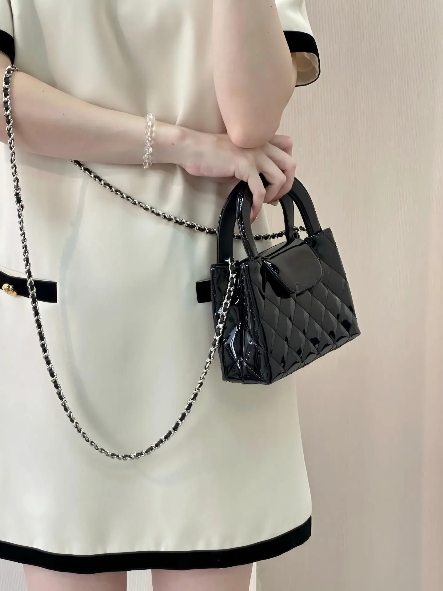 

High-texture portable small square bag new fashion versatile light luxury niche single shoulder messenger chain women's bag