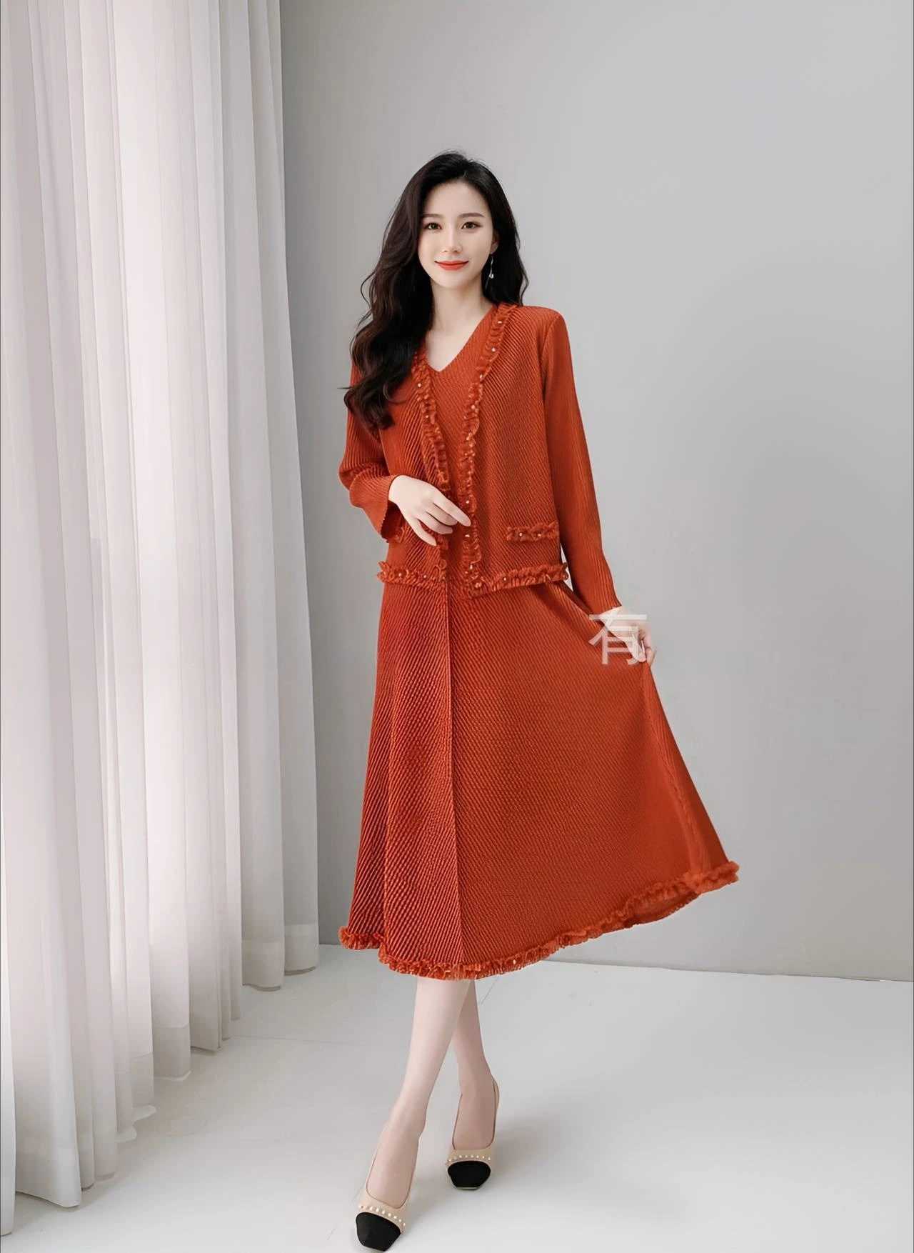 Miyake 2025 Autumn and Winter New Lace V-neck Solid Color Two-piece Set Pleated High-end Jacket Vest Skirt Women