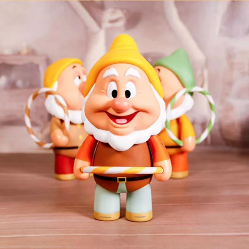 Véritable HEROCROSS Disney sept nains neige blanche à la mode jouer Anime Figure ornement de bureau créatif modèle à collectionner jouet cadeaux