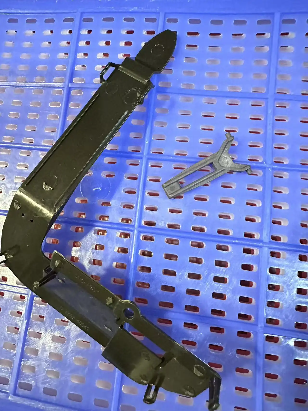 

1pcs NEW C7769-40041 Ink Tube Cover lock Upper Cover of Ink Tube Supply System for HP Designjet 500 500PS 510 510PS 800 800PS