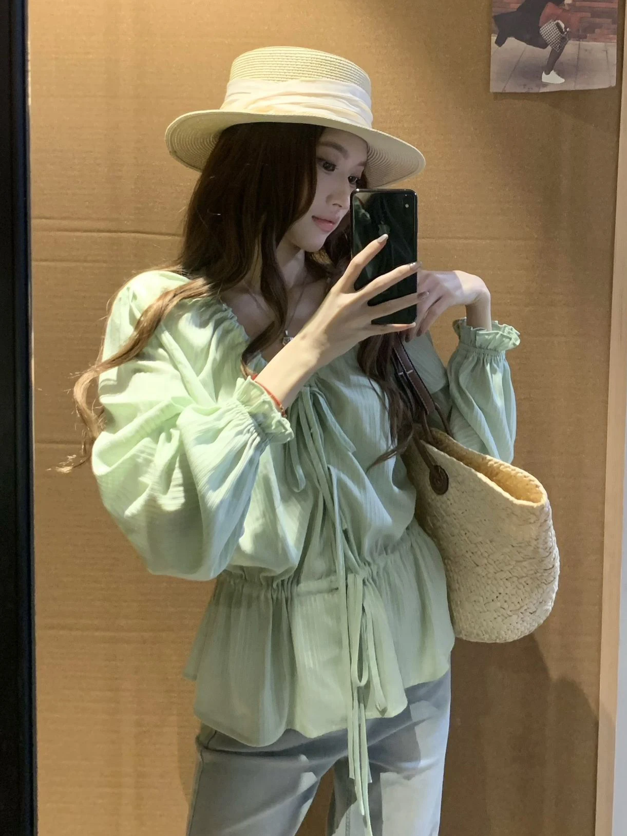 

Женская рубашка больших размеров в корейском стиле с эффектом древесной текстуры, плиссировкой на талии, стройнящий топ для ранней весны и повседневной носки