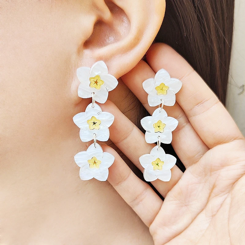 KUGUYS ثلاثة أقراط طويلة على شكل زهرة صغيرة للنساء مجوهرات لطيفة 4 ألوان أقراط عصرية من الأكريليك الملمس #5