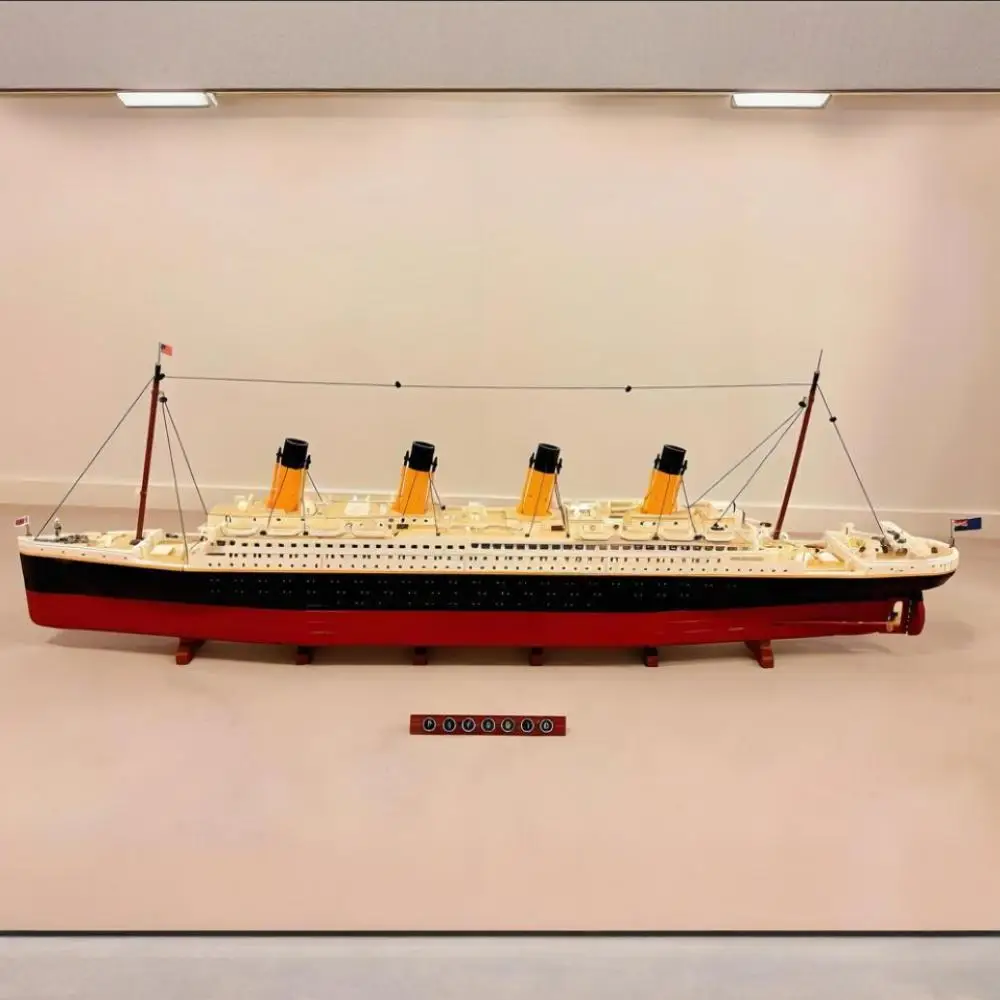 NEW 9090pcs Titanic Large Cruise Boat Ship Steamship Compatible 10294 Bricks Building Blocks KIDS Toys Christmas Gifts in Stock