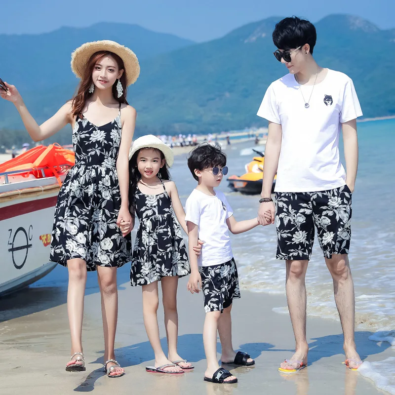 Family Vacation 2024 Summer Clothes Holiday Look Mom and Daughter Sleeveless Dresses Dad and Son Tops + Shorts 2 Piece Outfits