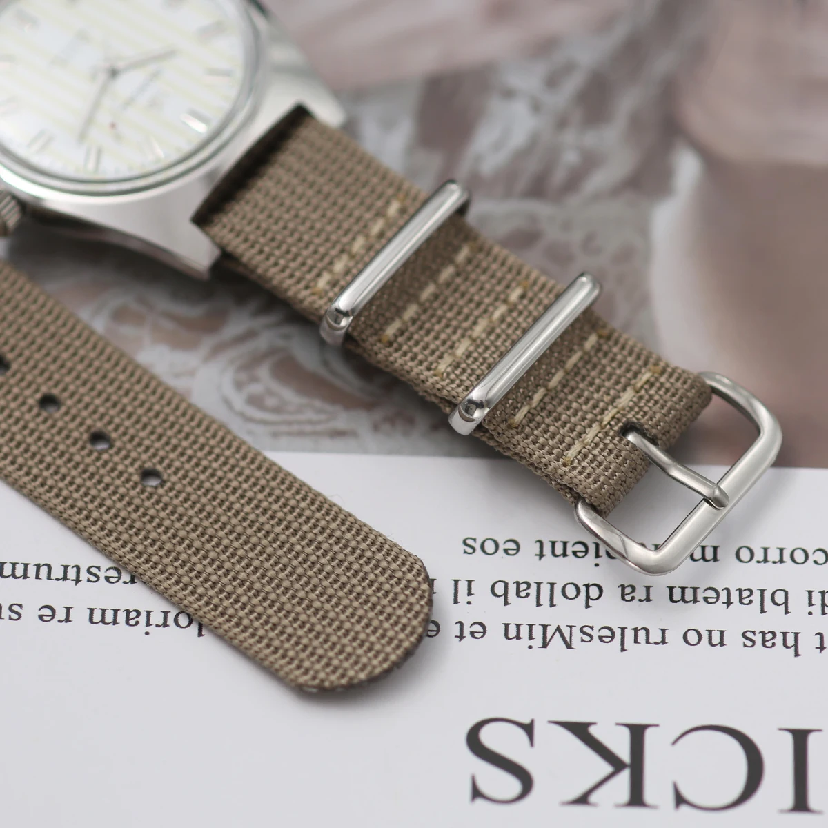 ساعة شنغهاي 7120 الميكانيكية - تصميم باوهاوس للرجال مقاس 36 ملم، مينا معقمة، حركة يدوية للرياح