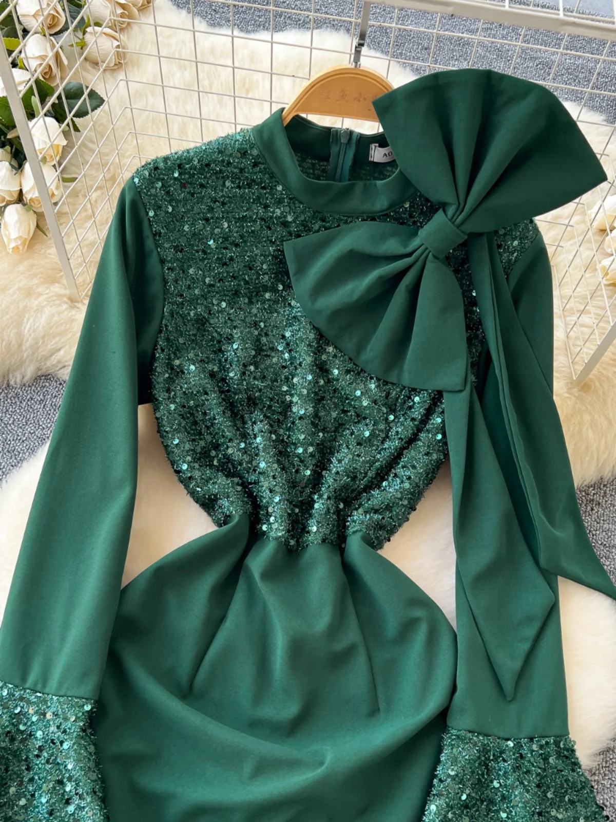 Ofallsis Green High end Dress 2024 Autumn New Dinner Party Bow Decoration Sequin Splicing Waist Cinching Lotus Leaf Edge Dresses