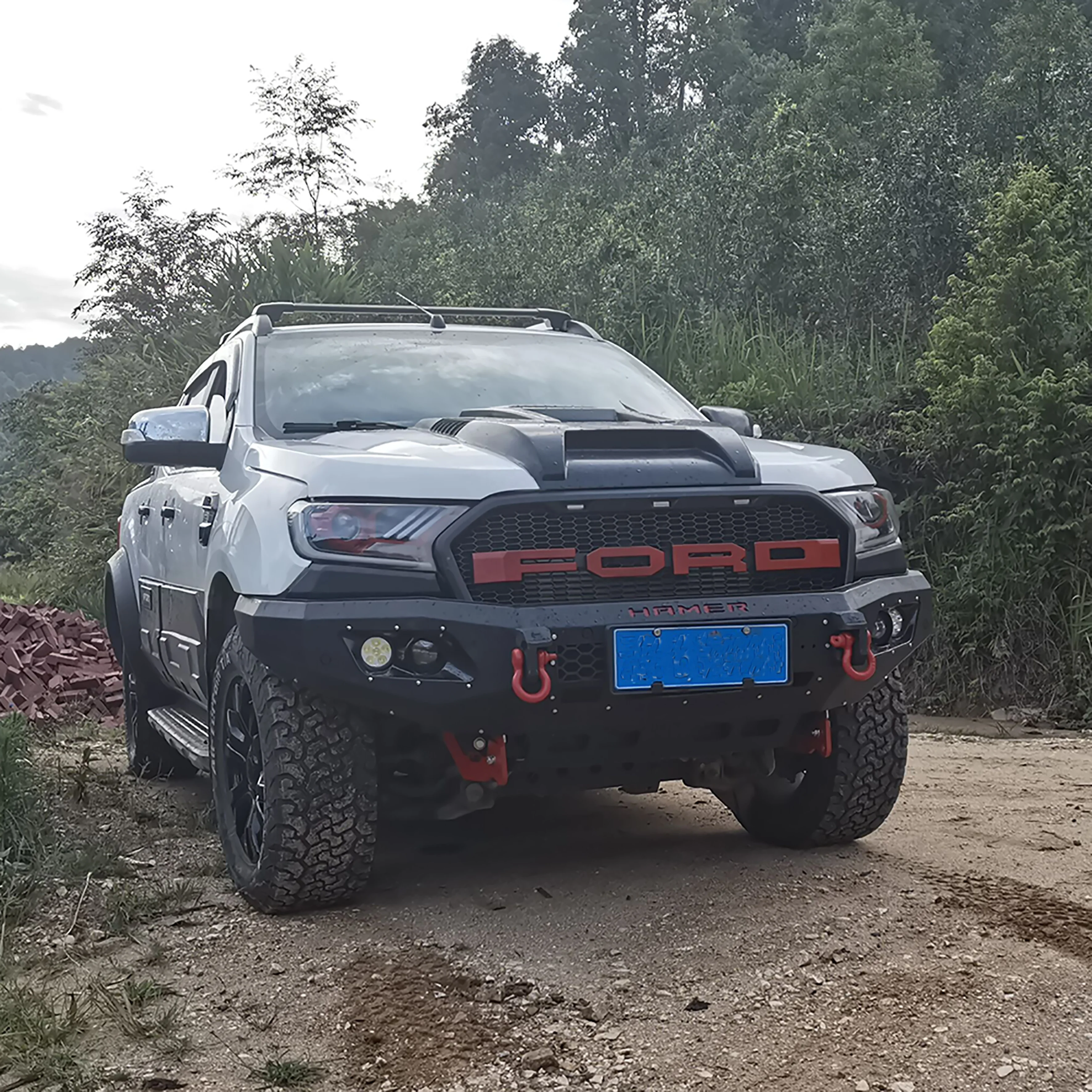 Auto Car Front Bumper Body Kits for Ranger Hilux Dmax NP300  2018 2019 2020 OEM PARTS Steel Material custom