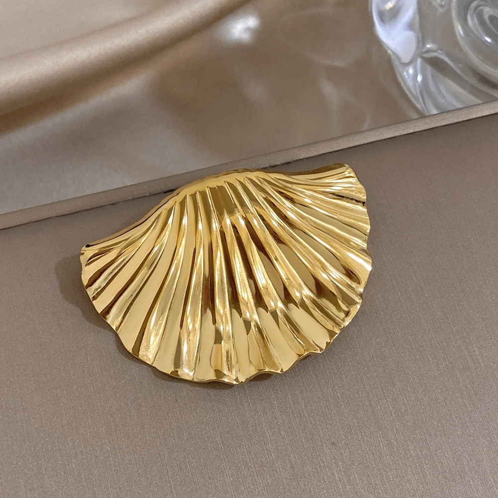 ALLYES Glossy Wrinkle Shell Brooches for Women Exquisite Gold Color Stainless Steel Lapel Pins Brooch Suit Dress Scarf Hat