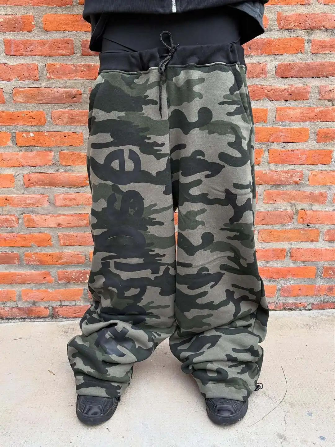 Européenne et Américaine punk hiver y2k lettre imprimée à la mode street style camouflage polyvalent pantalons de survêtement
