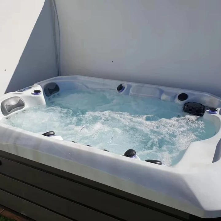 High Quality Whirlpool Massage Spa Bathtub Bathroom 3 Person Balboa Mini Hot Tub Eco-Friendly 60 Jets for Backyard