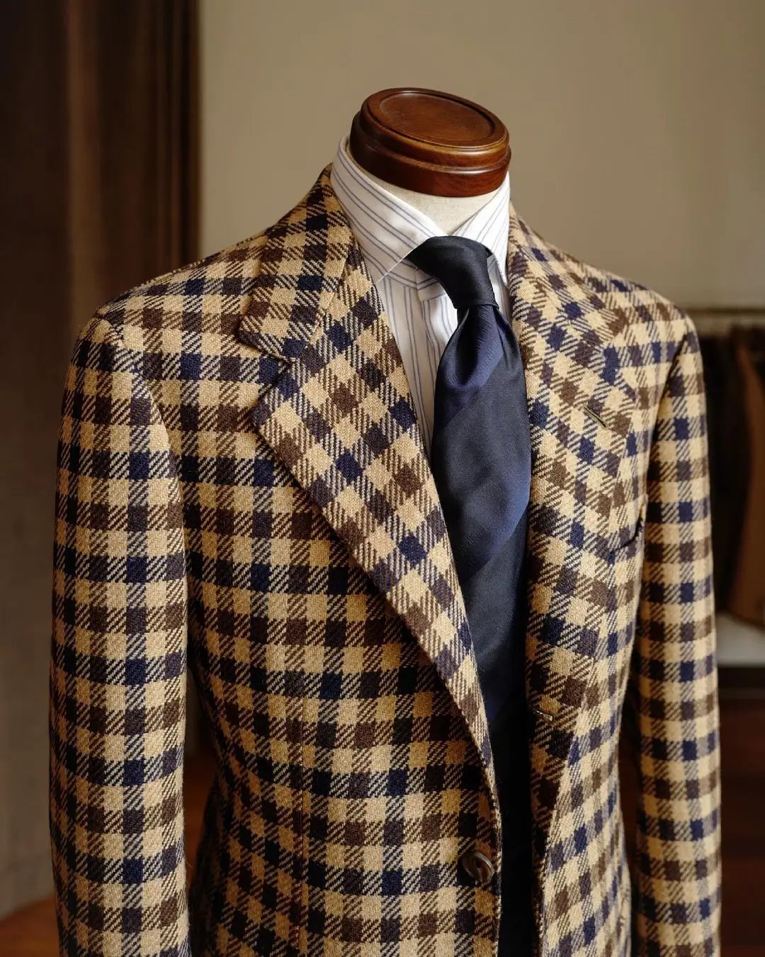 Zwarte Mannen Pakken Met Borduurwerk Kralen Twee Stukken Shawl Revers Designer Wedding Tuxedos Gold Mens Jas En Broek