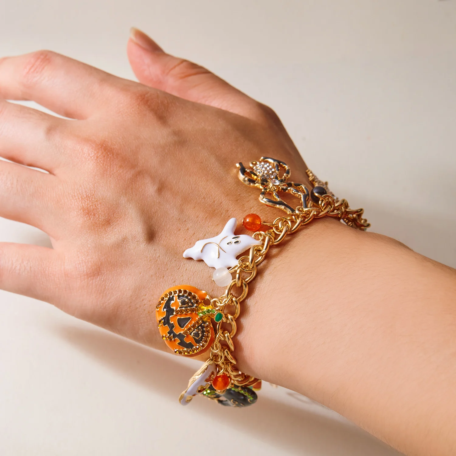 

Gothic Halloween Skull Pumpkin Charm Bracelet for Women Cute Ghost Spider Bat Pendant Chain Bracelet Festival Party Jewelry Gift