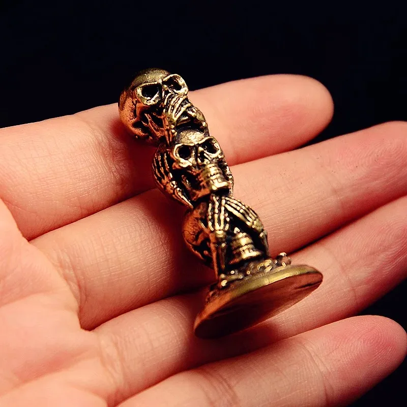 Messing Drei Schichten Schädel Köpfe Kleine Statue Desktop Dekorationen Vintage Punk Miniaturen Figuren Home Dekore Ornamente Handwerk