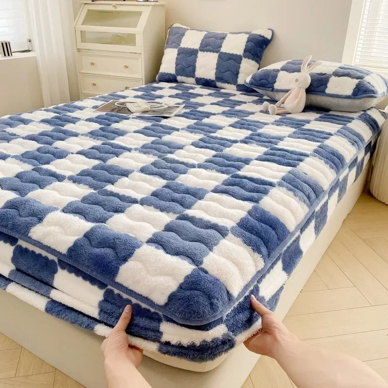 Minimalist Grid Mattress Protect Cover Thick Plush Full Coverage Anti Slip Fitted Sheet Bedroom Decor Bedding Warm Bedspread