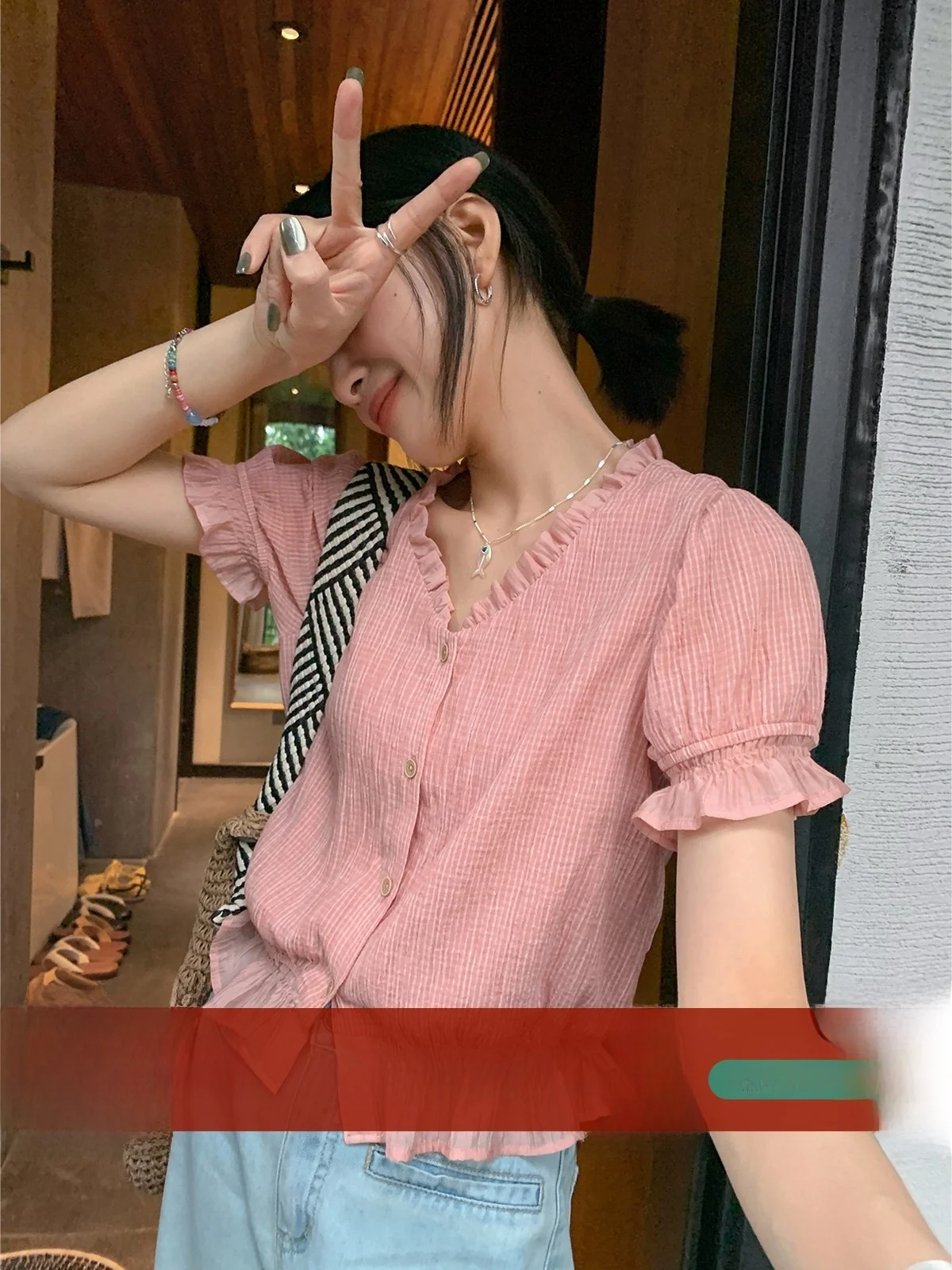 

Женская хлопковая рубашка Sisilyon Sweet Plaid с V-образным вырезом, оборками, утягивающая талию, в корейском стиле, для повседневной носки, на пуговицах, с коротким рукавом